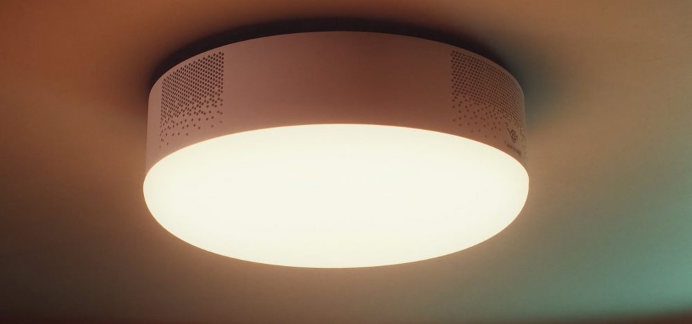 オシャレな天井取付プロジェクター